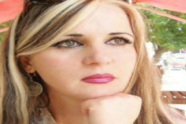 Gazetarja flet me revoltë ndaj politikanëve: Boll, lëshoni rend, ka 30 vjet që ju njohim, na keni kërdis jetën! Gazetarja flet me revoltë ndaj politikanëve: Boll, lëshoni rend, ka 30 vjet që ju njohim, na keni kërdis jetën!