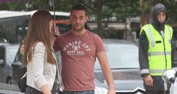 U kanë “nxirë faqen” prindërve?! Ja fëmijët e prapë të politikanëve shqiptarë! (Foto) U kanë “nxirë faqen” prindërve?! Ja fëmijët e prapë të politikanëve shqiptarë! (Foto)