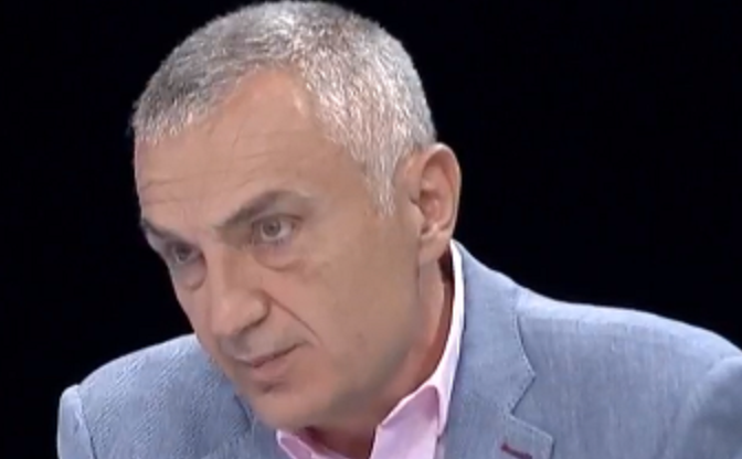 Legenizimi/ “Agai” Presidencës ul “hundën”, SHBA-BE i hapin rrugë plotësimit të Gjykatës Kushtetueses Legenizimi/ “Agai” Presidencës ul “hundën”, SHBA-BE i hapin rrugë plotësimit të Gjykatës Kushtetueses