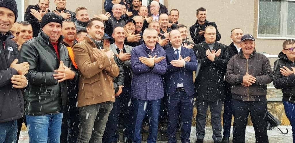 Maqedonasit nuk mbeten pa Gruevsk, mes tyre shfaqet kopje “Gruevski” i Shqipërisë, Ilir Metaj Maqedonasit nuk mbeten pa Gruevsk, mes tyre shfaqet kopje “Gruevski” i Shqipërisë, Ilir Metaj