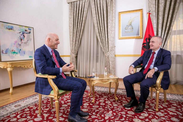 Meta bëhet pishman që u bë President: Ju nuk e besoni, por kisha disa javë pa takuar Monën në darkë! Meta bëhet pishman që u bë President: Ju nuk e besoni, por kisha disa javë pa takuar Monën në darkë!