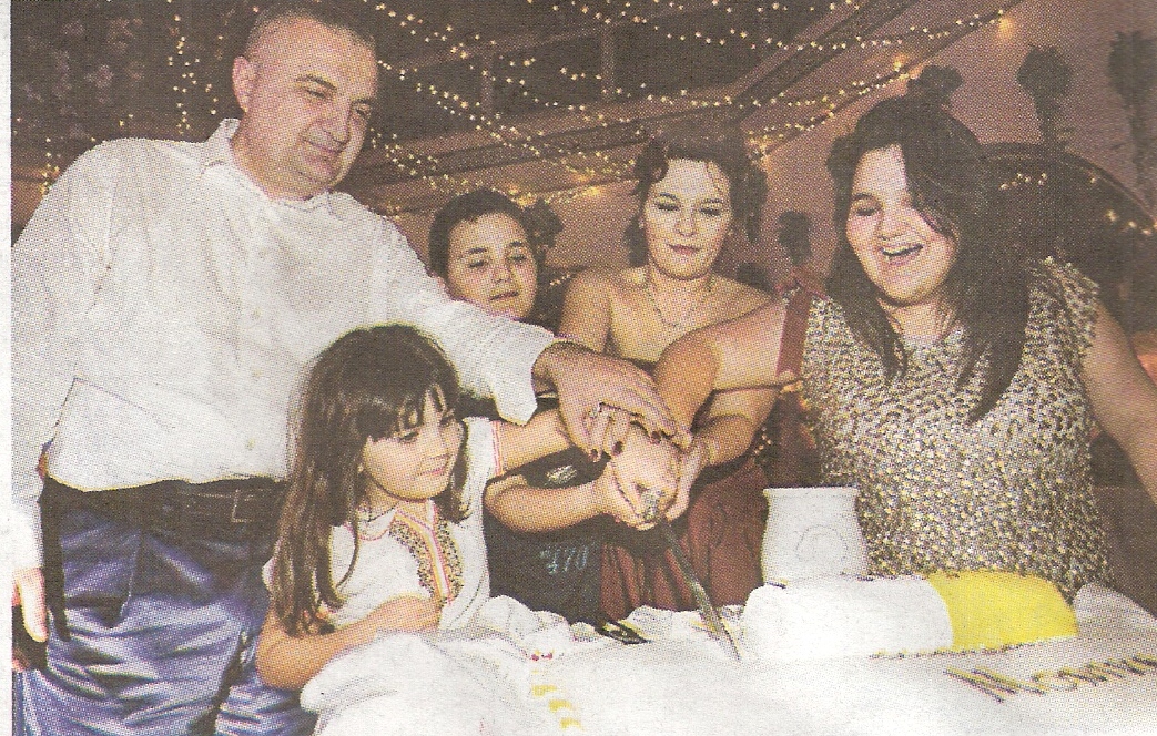 Pushtetarëve u ndalohen dhuratat! Monika Kryemadhi të jap llogari për gjerdanin 250 mijë euro që mori dhuratë nga biznesmenët Pushtetarëve u ndalohen dhuratat! Monika Kryemadhi të jap llogari për gjerdanin 250 mijë euro që mori dhuratë nga biznesmenët