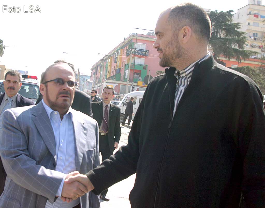 Ngjitja e Edi Ramës në pushtet: Një telefonatë në mbrëmjen e ceremonisë mortore, zoti Nano e merrte në telefon duke e uruar me fjalët “Zoti Ministër…”