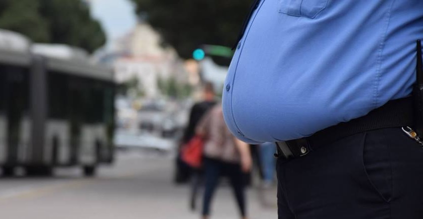 Barkderrat që po degradojnë imazhin e policisë Barkderrat që po degradojnë imazhin e policisë
