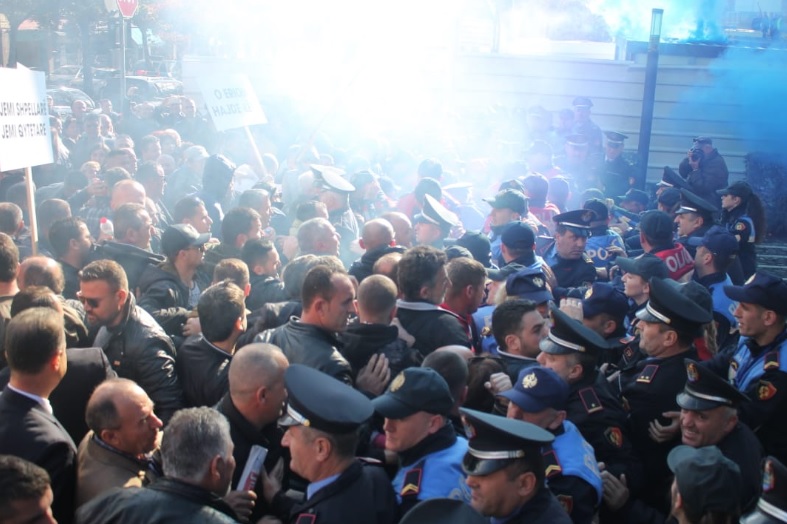 Kanakari i dhunës! Kanakari i dhunës!