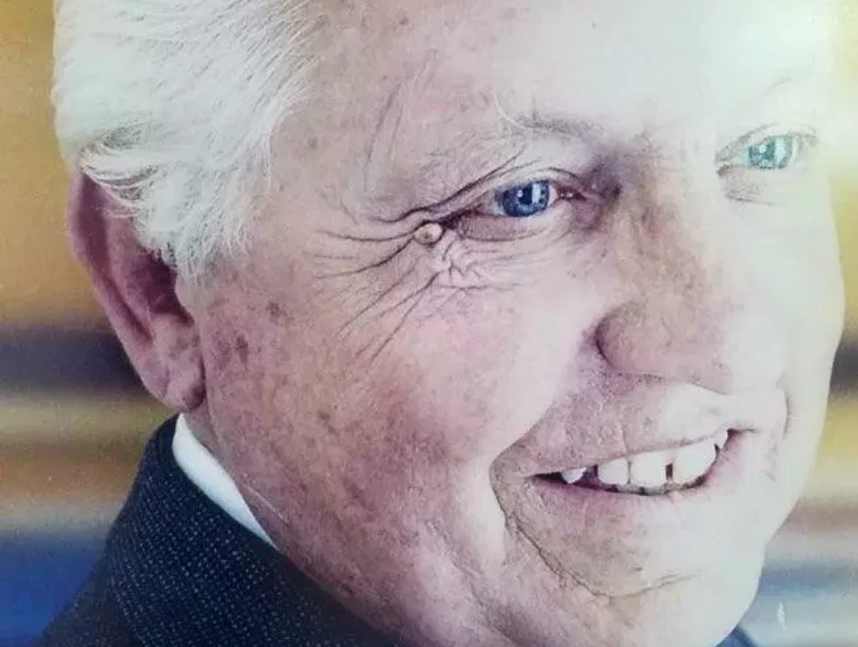 Ndahet nga jeta aktori dhe regjisori shqiptar Qirjako Sava Ndahet nga jeta aktori dhe regjisori shqiptar Qirjako Sava