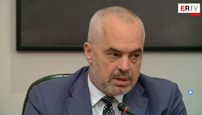 Rama me nxënësit: S’ka fëmijë të pasur e të privilegjuar, që të parakalojnë në listën fituese pa dije! Rama me nxënësit: S’ka fëmijë të pasur e të privilegjuar, që të parakalojnë në listën fituese pa dije!