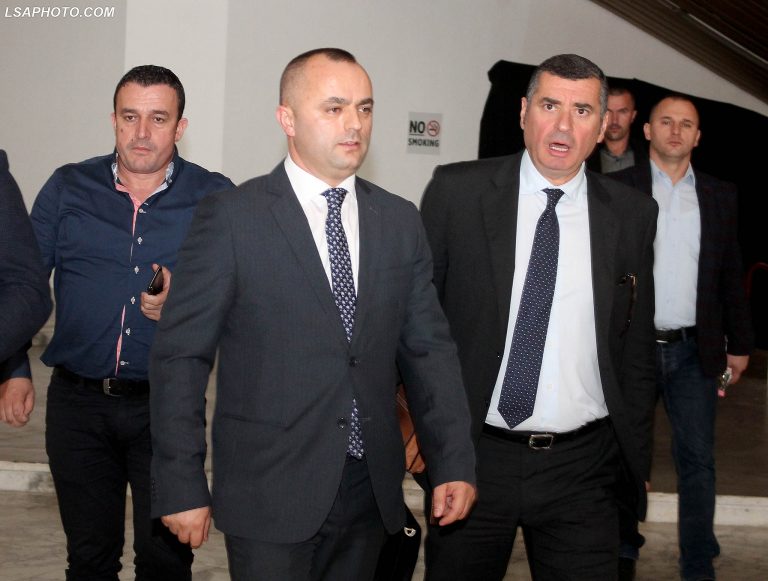 Dyshimet për pasuri të fshehura dhe dosjet e aksidenteve në Bulqizë rrezikojnë Trocin Dyshimet për pasuri të fshehura dhe dosjet e aksidenteve në Bulqizë rrezikojnë Trocin