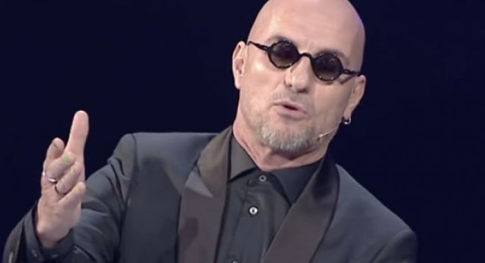 Deklarata e fortë e Robert Aliaj: Ku ndryshojnë femrat shqiptare nga prostitutat? Deklarata e fortë e Robert Aliaj: Ku ndryshojnë femrat shqiptare nga prostitutat?