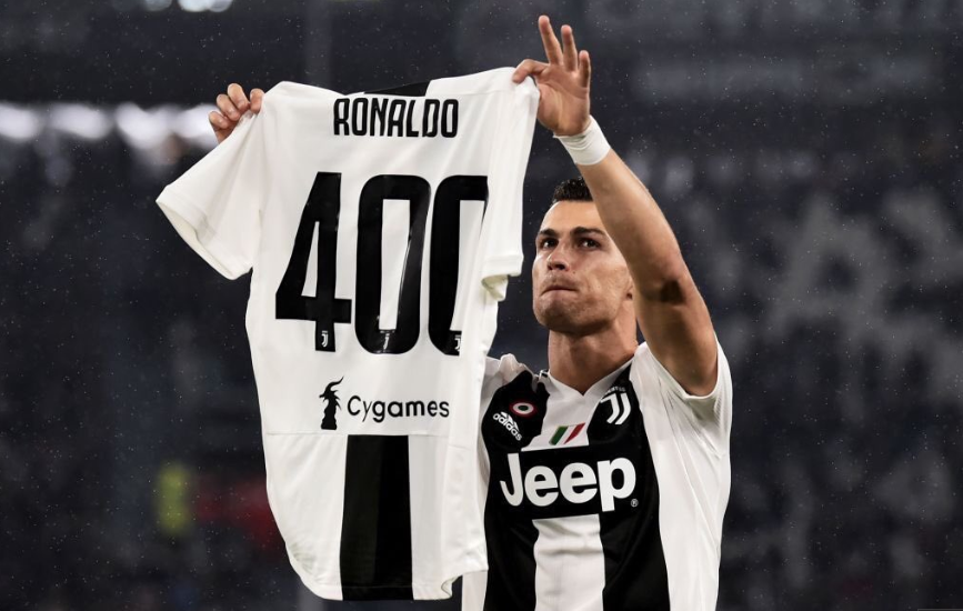 Juventusi “shtëtit” ndaj Cagliarit, Ronaldo vendos rekord të ri Juventusi “shtëtit” ndaj Cagliarit, Ronaldo vendos rekord të ri