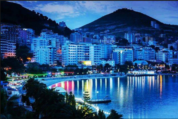 VIDEO/ “Air Info” rekomandon francezët të vizitojnë qytetin bregdetar të Sarandës!