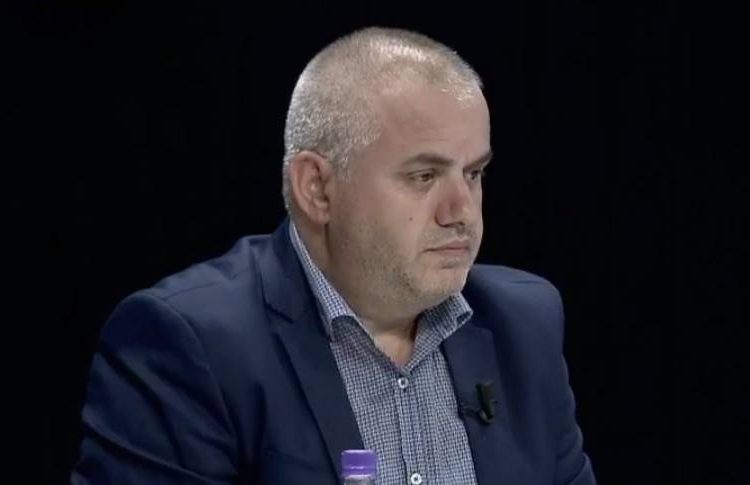 Rama “përplaset” me Artan Hoxhën: Po më dukesh si gazetar sportiv… Rama “përplaset” me Artan Hoxhën: Po më dukesh si gazetar sportiv…