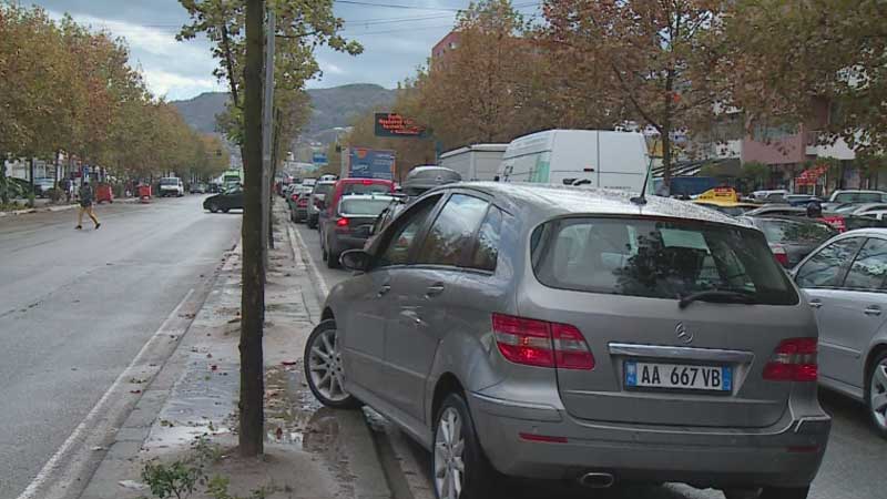 Trafik pas çdo proteste: Rrugët e rënduara nga bllokimi i Unazës së Re Trafik pas çdo proteste: Rrugët e rënduara nga bllokimi i Unazës së Re