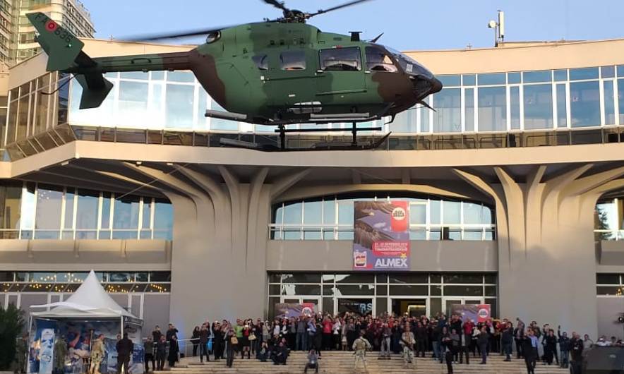 Ushtria shqiptare tregon “muskujt” (Foto) Ushtria shqiptare tregon “muskujt” (Foto)