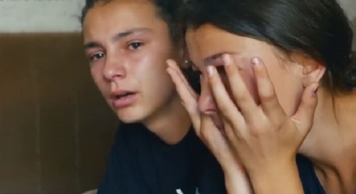 Mjerimi që të lë pa gojë/ Rrëfimi 6 jetimëve për nënën e vrarë nga babai: “Ajo as bukën nuk e hante pa ne”! Po tani… Mjerimi që të lë pa gojë/ Rrëfimi 6 jetimëve për nënën e vrarë nga babai: “Ajo as bukën nuk e hante pa ne”! Po tani…