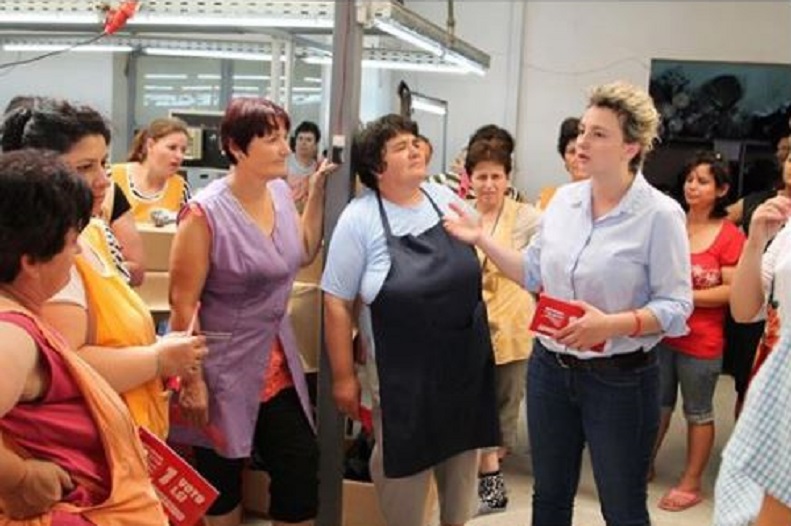 Furgoni me narkotik i bllokuar sot, pronë e një kompanie fasonerie ku LSI zhvillonte fushatat Furgoni me narkotik i bllokuar sot, pronë e një kompanie fasonerie ku LSI zhvillonte fushatat