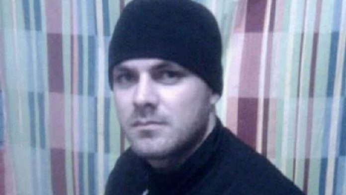 Gjendet i var.ur shqiptari në burg! Shokët: I injektuan 4 gjilpëra mjekët grekë Gjendet i var.ur shqiptari në burg! Shokët: I injektuan 4 gjilpëra mjekët grekë