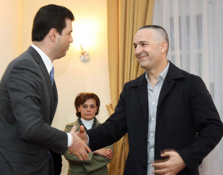 Dokumenti dhe njerëzit pas DH Albania nxjerrin zbuluar kompaninë e Ulajt Dokumenti dhe njerëzit pas DH Albania nxjerrin zbuluar kompaninë e Ulajt