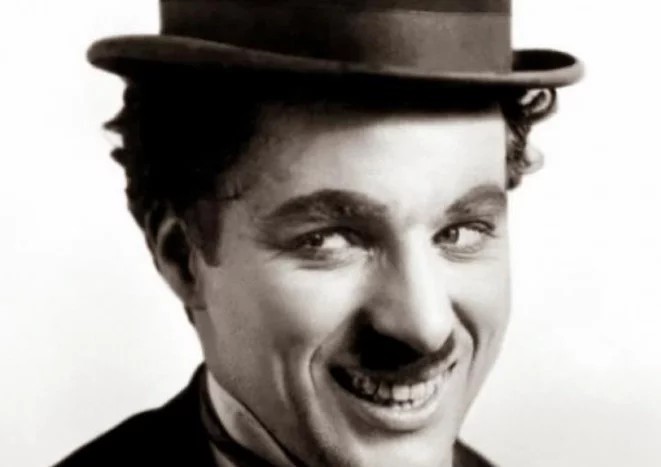 15 thënie të paharrueshme nga Charles Chaplin. 15 thënie të paharrueshme nga Charles Chaplin.