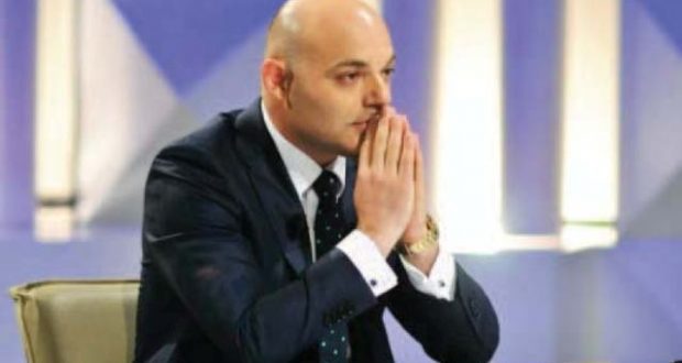 E dinit se Fevziu e ka pasurinë se është fëmijë i birësuar? Mësoni kush është mbiemri dhe vendlindja e tij e vërtetë E dinit se Fevziu e ka pasurinë se është fëmijë i birësuar? Mësoni kush është mbiemri dhe vendlindja e tij e vërtetë