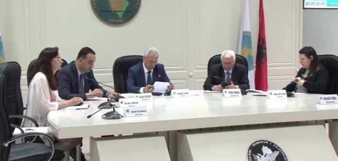 Hapen 337 vende pune në KQZ, ja pagat dhe si mund të aplikoni Hapen 337 vende pune në KQZ, ja pagat dhe si mund të aplikoni