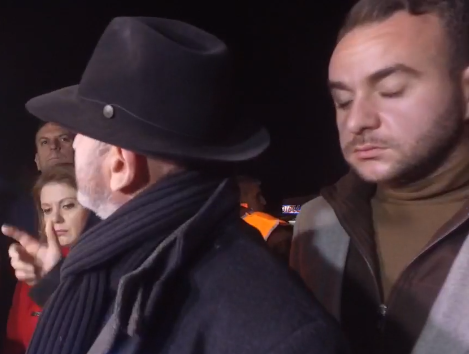 Pas Bashës apo me urdhër të Bashës, Lubonja sulmon biznesmenët: Bashkim Ulaj ka kapur Ramën e Berishën, ai është shkaku i protestave! Pas Bashës apo me urdhër të Bashës, Lubonja sulmon biznesmenët: Bashkim Ulaj ka kapur Ramën e Berishën, ai është shkaku i protestave!