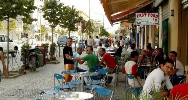 Këto 10 çudira i habisin të gjithë të huajt që vijnë në Shqipëri… (Foto) Këto 10 çudira i habisin të gjithë të huajt që vijnë në Shqipëri… (Foto)