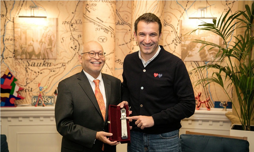 Arvizu mbjell pemë me Veliajn: Është bukur që njerëzit ndiejnë krenari për qytetin e tyre! Arvizu mbjell pemë me Veliajn: Është bukur që njerëzit ndiejnë krenari për qytetin e tyre!