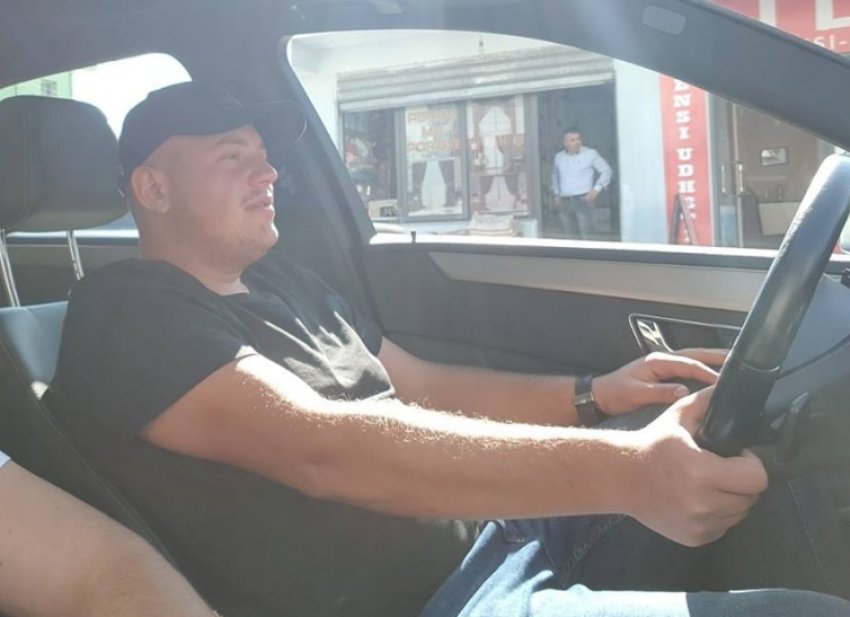 Rrëfehet nga spitali shoqëruesi i Griselda Gjikolës, Erion Benga: Bën kthesën e madhe të ngjarjes në Laprakë, të gjitha shpifje kazani! Rrëfehet nga spitali shoqëruesi i Griselda Gjikolës, Erion Benga: Bën kthesën e madhe të ngjarjes në Laprakë, të gjitha shpifje kazani!