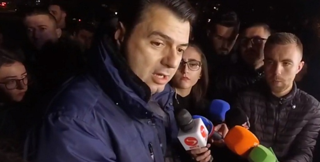 Lulzim Basha sulmon median alla “Jovan Bregu”: Pse, unë dhe PD (mamaja) do i bëjmë punën tuaj?! Lulzim Basha sulmon median alla “Jovan Bregu”: Pse, unë dhe PD (mamaja) do i bëjmë punën tuaj?!