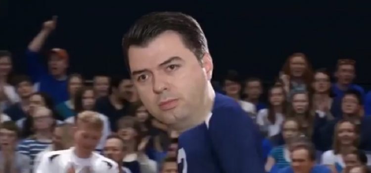 Basha ndërhyn në protestën e studentëve, kërkon t’ja bashkangjisë edhe Astirin Basha ndërhyn në protestën e studentëve, kërkon t’ja bashkangjisë edhe Astirin