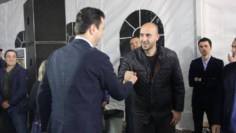 U arr.estua në protestën e Astirit, militanti i PD i bashkohet studentëve për të krijuar skenare dhune (Foto) U arr.estua në protestën e Astirit, militanti i PD i bashkohet studentëve për të krijuar skenare dhune (Foto)