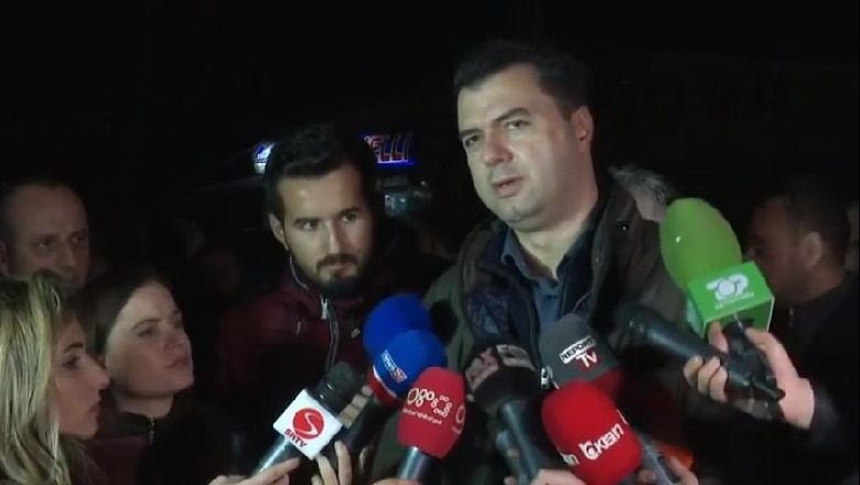 Gazetarja ja “thanë pështymën” Bashës me një pyetje: I premtuat banorëve se do t’i mbronit me trupat tuaj godinat?!