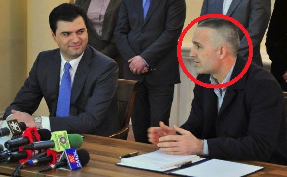 Arsyet pse biznesmeni dhe oligarku Bashkim Ulaj qëndron pas ‘DH Albania’ Arsyet pse biznesmeni dhe oligarku Bashkim Ulaj qëndron pas ‘DH Albania’