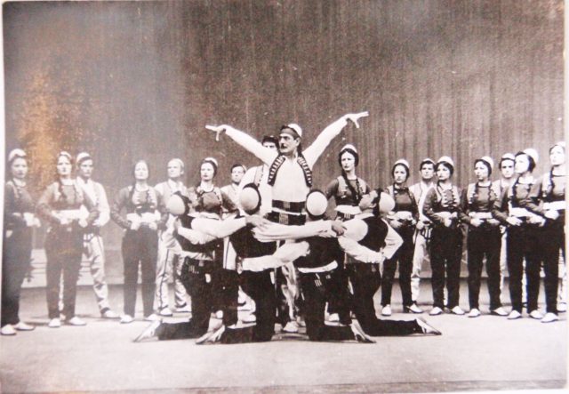 Historia e një valltari: Në shtëpinë me orendi komuniste të artistit të madh “Nderit të Kombit” Besim Zekthi