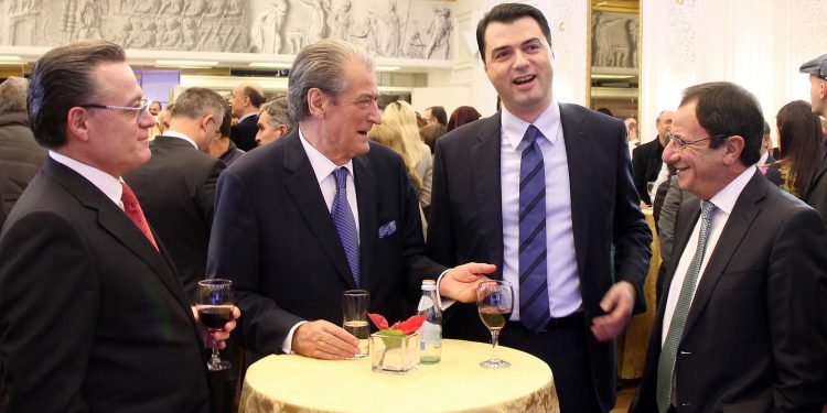 PD parti “qelibarësh” apo… qymyri moral?! Ja një listë e vjetër me 29 emra ish kandidat dhe deputet, të akuzuar, e me precedentë penalë! PD parti “qelibarësh” apo… qymyri moral?! Ja një listë e vjetër me 29 emra ish kandidat dhe deputet, të akuzuar, e me precedentë penalë!