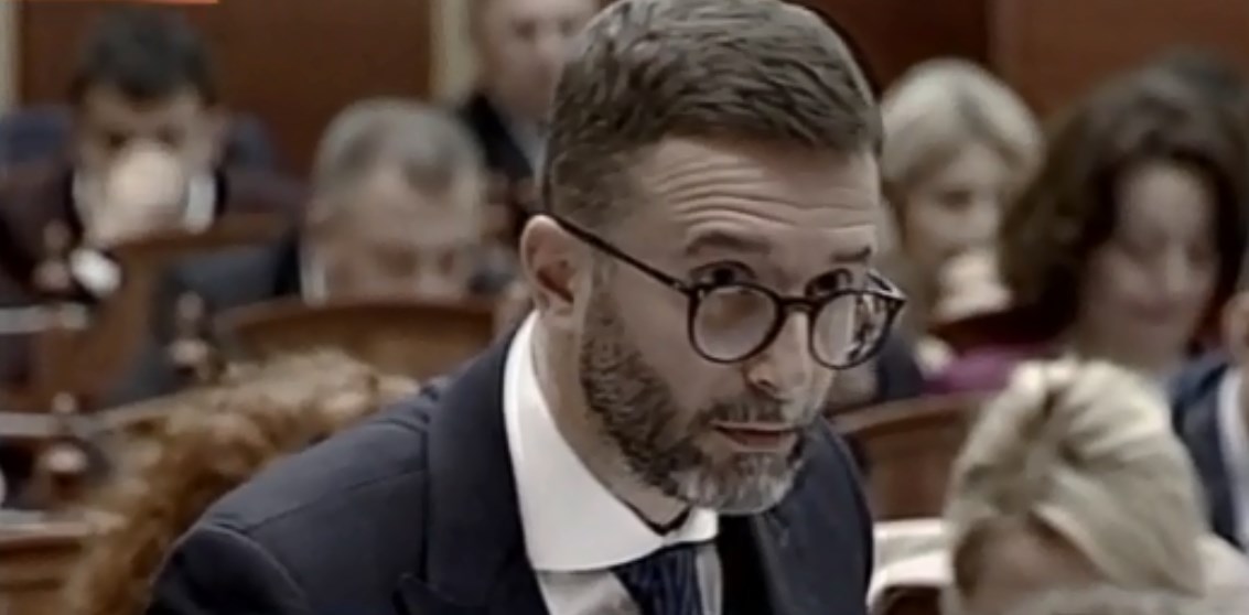 Braçe ironi me mazhorancën: “Vazhdoni, vazhdoni”! Rama dhe i lë të gjithë pa fjalë me reagimin e tij Braçe ironi me mazhorancën: “Vazhdoni, vazhdoni”! Rama dhe i lë të gjithë pa fjalë me reagimin e tij