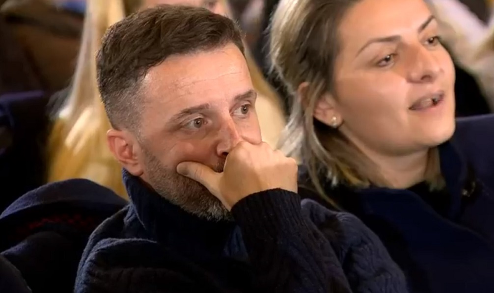 Erion Braçe u duartrokit në Ansamblenë e PS, zv. Kryeministri i ri: Duartrokitjet në sallë, do të thonë më shumë se çdo gjë! Erion Braçe u duartrokit në Ansamblenë e PS, zv. Kryeministri i ri: Duartrokitjet në sallë, do të thonë më shumë se çdo gjë!