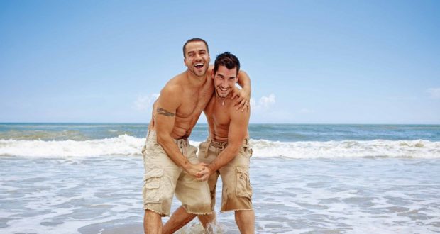 Homoseksual lind apo bëhesh? Mjekët “plasin bombën” që askush s’e priste Homoseksual lind apo bëhesh? Mjekët “plasin bombën” që askush s’e priste