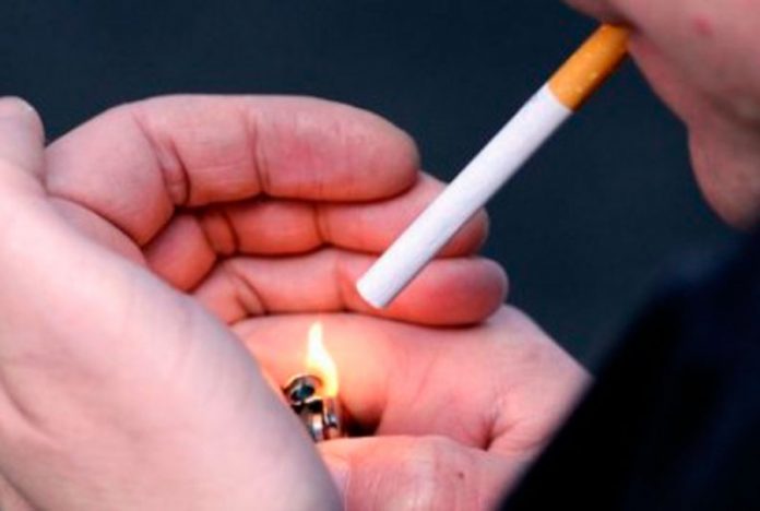 Votojnë ligjin, as në vendet e hapura nuk do të pihet më cigare Votojnë ligjin, as në vendet e hapura nuk do të pihet më cigare