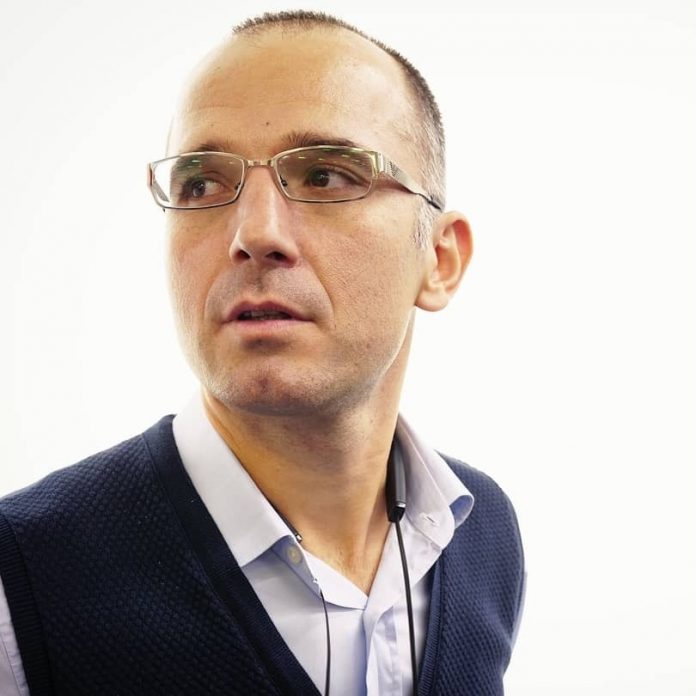 “Ridvan Bode përfaqësues i Edi Ramës”, gazetari: Racë e poshtër mosmirënjohësish… Do bëni hajër ju! “Ridvan Bode përfaqësues i Edi Ramës”, gazetari: Racë e poshtër mosmirënjohësish… Do bëni hajër ju!