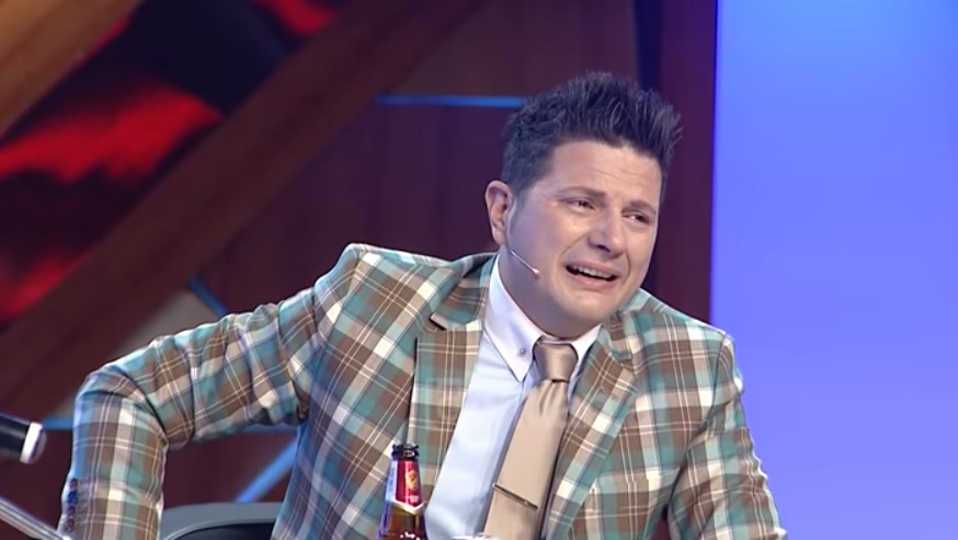 VIDEO/ Ermal Mamaqi shpërthen në lot në emision: Nuk mund të vazhdoj më! VIDEO/ Ermal Mamaqi shpërthen në lot në emision: Nuk mund të vazhdoj më!