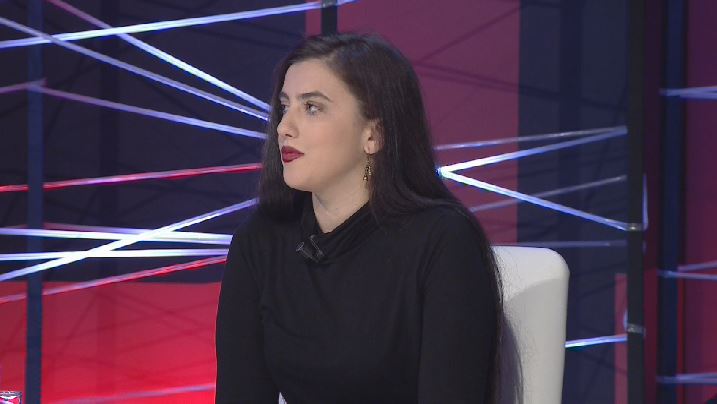 VIDEO/ Denoncimi i studentes: Pedagogët na kërkojnë favore sek.suale për një provim VIDEO/ Denoncimi i studentes: Pedagogët na kërkojnë favore sek.suale për një provim