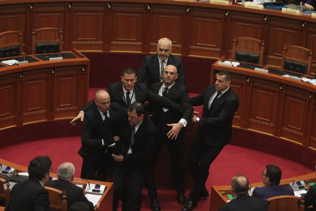 PD kërkon përjashtimin e Ramës nga seanca: Na shau me fjalë të pista! PD kërkon përjashtimin e Ramës nga seanca: Na shau me fjalë të pista!