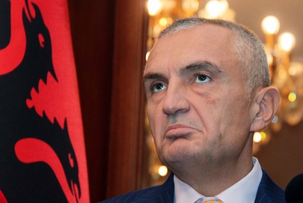 Kush e ka vulën e Presidentit? Kush e firmosi dekretin për të kthyer Buxhetin? Ilir Meta ishte dje jashtë vendit, duke fshehur paratë Kush e ka vulën e Presidentit? Kush e firmosi dekretin për të kthyer Buxhetin? Ilir Meta ishte dje jashtë vendit, duke fshehur paratë