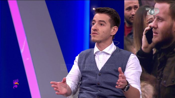 Komentuesit i nxjerrin të palarat Taulant Mukës: Falsifikoi kërkesat origjinale të studentëve në Ministri. Ja e vërteta e studimeve te Mjekësia