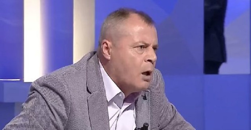 Analisti: Femrat shqiptare janë quajtur k*rva bulevardi! Analisti: Femrat shqiptare janë quajtur k*rva bulevardi!