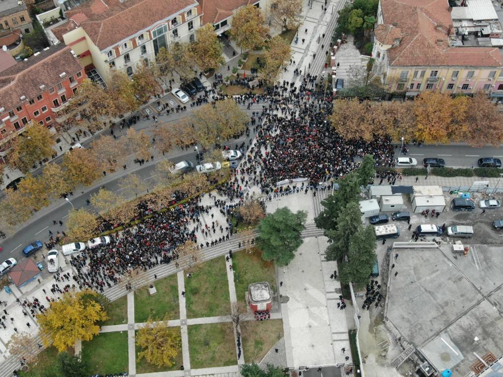 Protesta e opozitës, Gramoz Ruçi anulon seancën e nesërme parlamentare? Protesta e opozitës, Gramoz Ruçi anulon seancën e nesërme parlamentare?