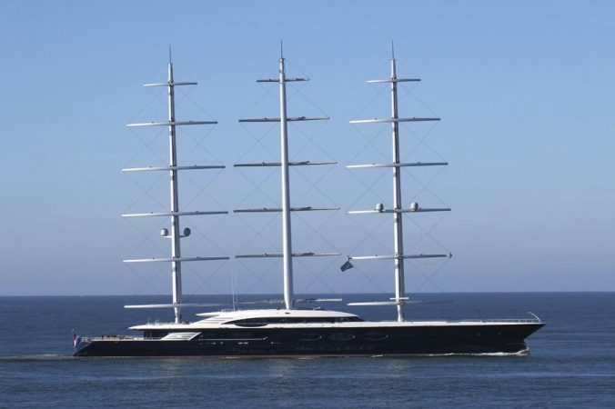 VIDEO/‘Perla e zezë’ në Sarandë,ankorohet jahti më i madh në Botë VIDEO/‘Perla e zezë’ në Sarandë,ankorohet jahti më i madh në Botë