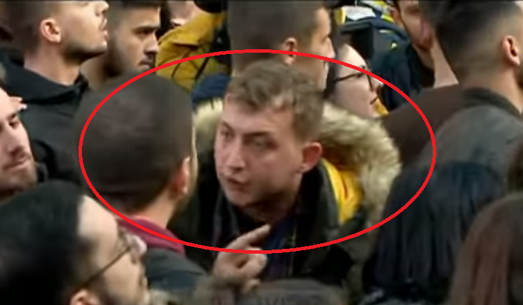 Goditi pedagogun Jani Marka: Rrjetet sociale zbulojnë militantin e PD, fans i Grida Dumës dhe ‘ithtar’ i Bashës Goditi pedagogun Jani Marka: Rrjetet sociale zbulojnë militantin e PD, fans i Grida Dumës dhe ‘ithtar’ i Bashës